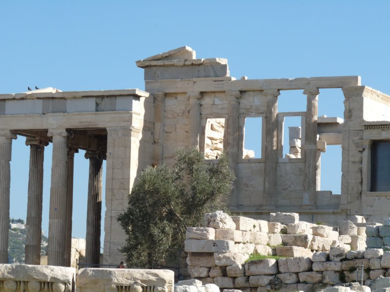 thereareseveraltemplesontheacoploisinadditiontotheparthenon.jpg