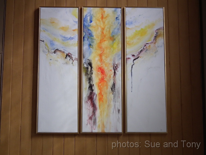 day5_Tromso_13.jpg - I rather liked this modern cross