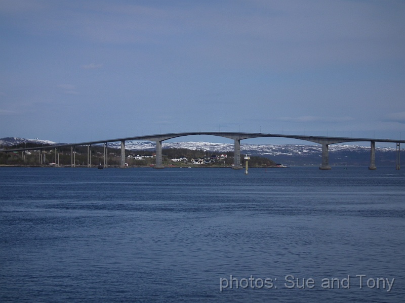 day5_Tromso_5.jpg - Finnsnes - a road bridge across the sound