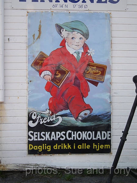 day5_Tromso_6.jpg - The quayside in Finnsnes; we stopped briefly around 11.30am