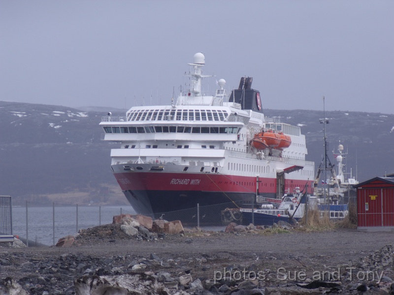 DSCF3863.JPG - even the Quayside looked desolate!