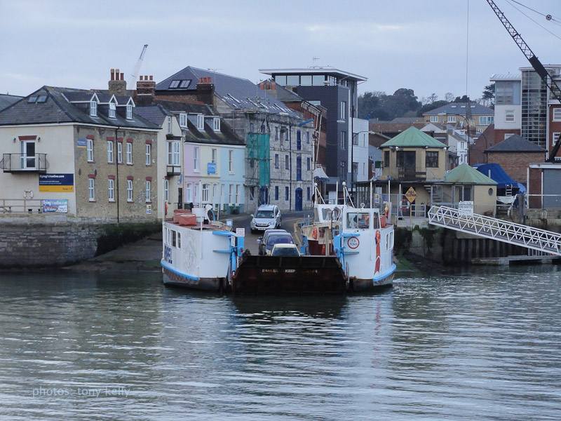 isle-of-wight-20120107-39.jpg - the chain ferry or floating bridge at Cowes