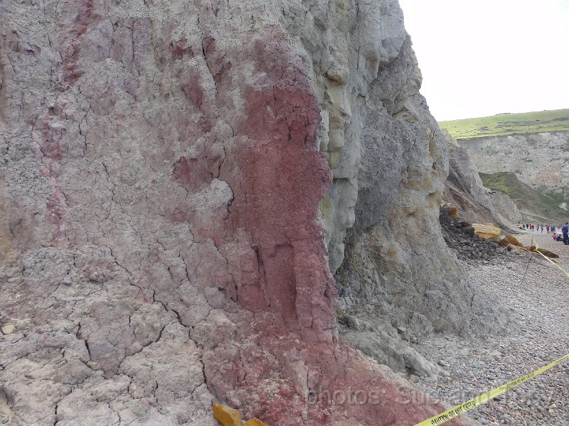 DSC05631.jpg -                                the coloured sands do not stand out quite so well close up